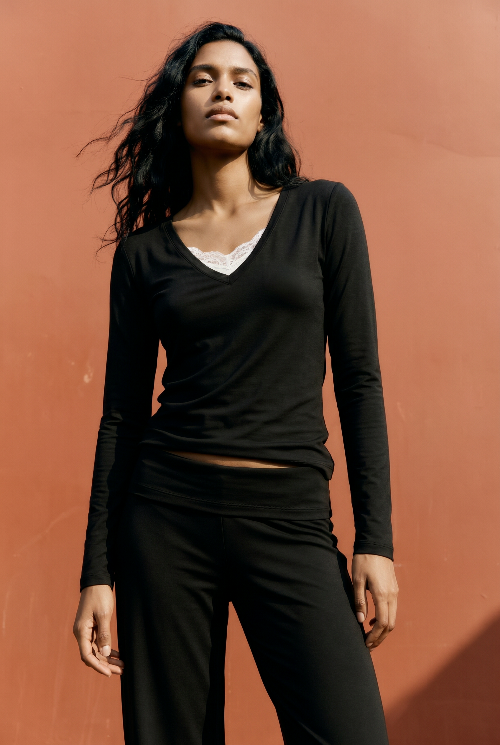 Super Soft LS V-Neck Black